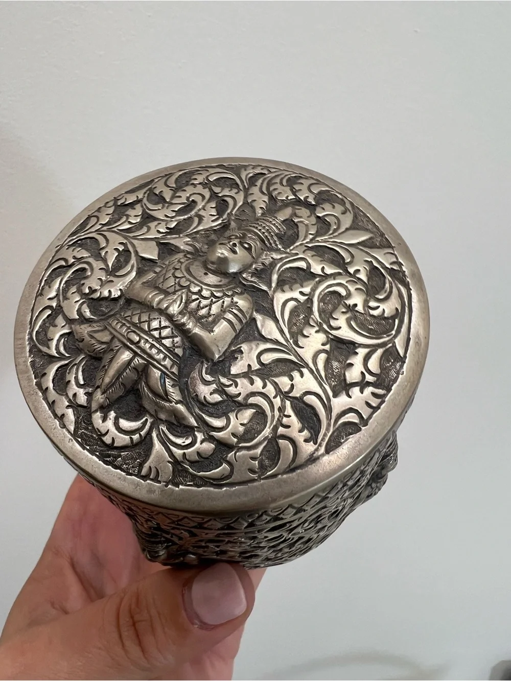 Burmese 950 silver betel box canister intricate repoussé floral designs